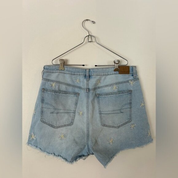 American Eagle Mom Short Size 14 Light Wash Daisies - Picture 4 of 7